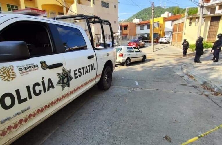 Sujetos armados, asesinan a tiros a un automovilista.