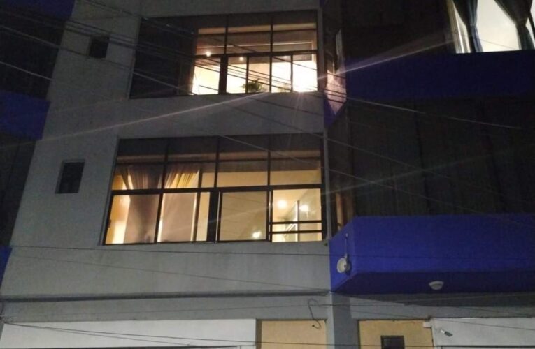 Una mujer cayó del tercer piso de un hospital en Chilpancingo!!