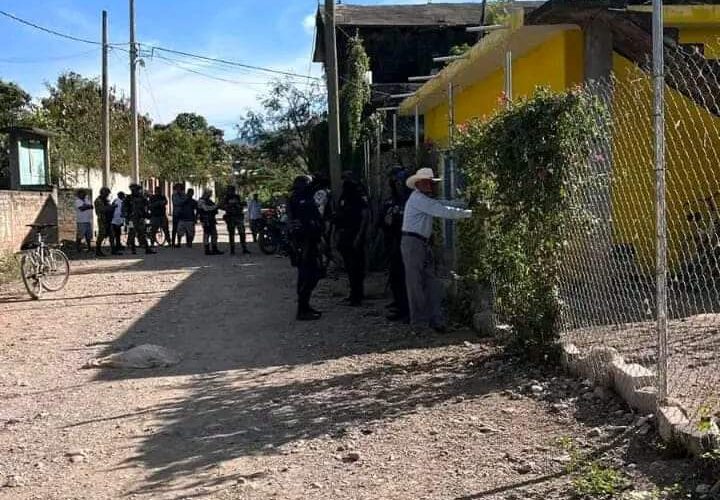 2 personas degolladas; alertan de un Asesino Serial, Pobladores de Santa Cruz, Huamuxtitlán!! 