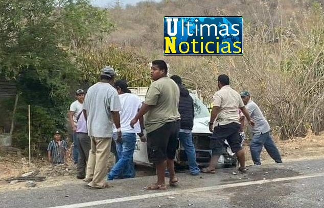 2 lesionados, el saldo de una volcadura; sobre la carretera Iguala-Chilpancingo!!