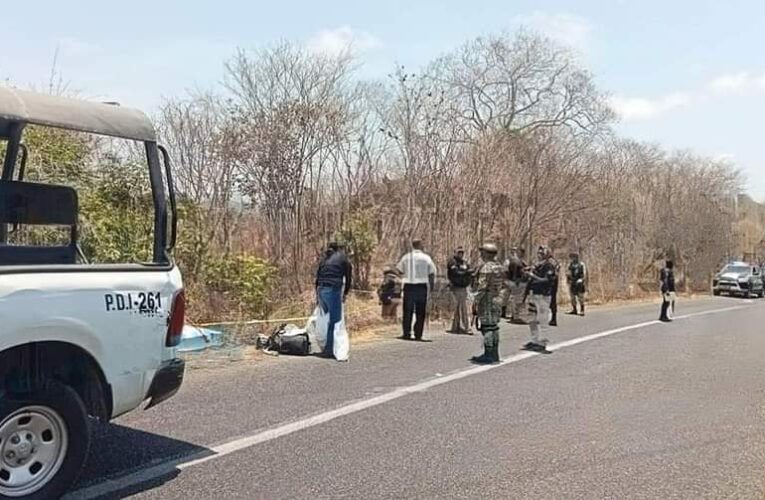 Localizan a 2 tipos en estado de descomposición, en barranca de Zihuatanejo!!