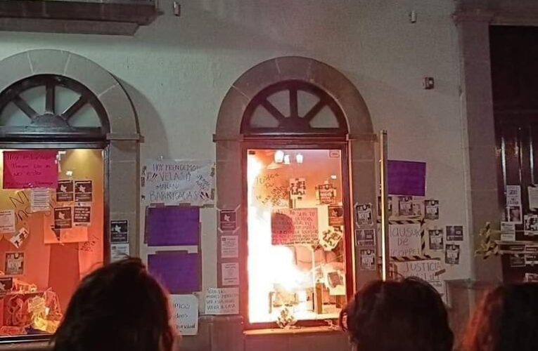 Incendian tienda Coppel, por el asesinato  de una trabajadora de la tienda. 