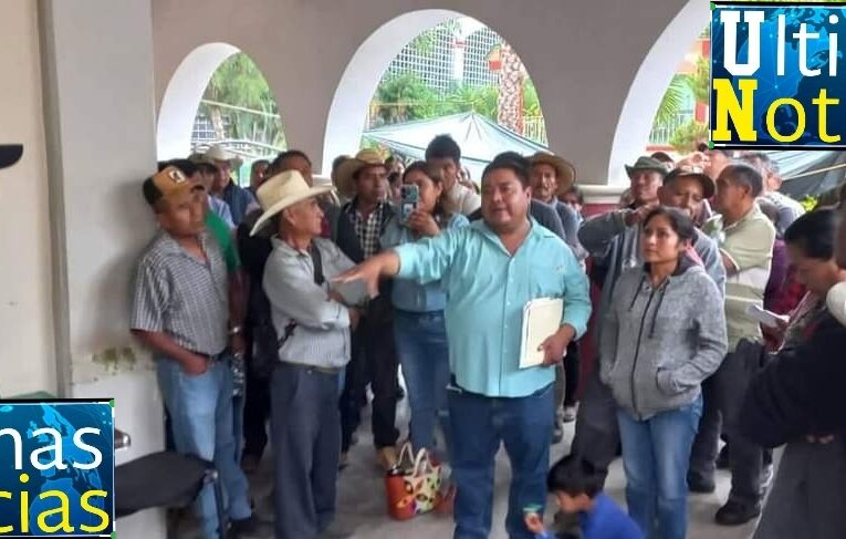 Liberan a síndica y policías secuestrados por el pueblo en Tlacoapa, promete el alcalde terminar obras inconclusas!!