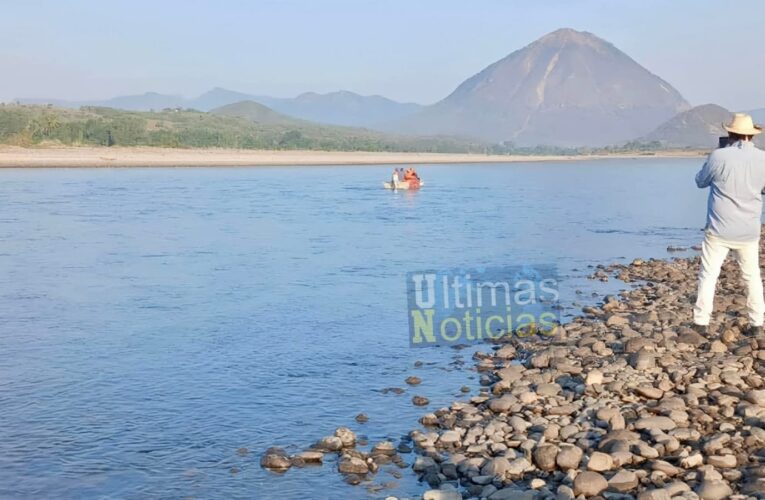 Desaparece un joven al nadar en el río Balsas; lo buscan autoridades de Tierra Caliente.